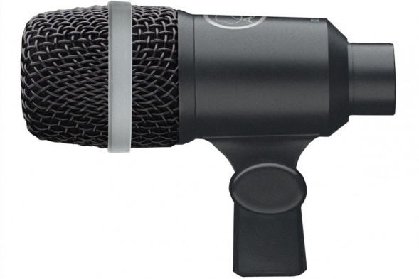 AKG D40