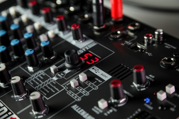 Allen&amp;Heath ZEDi10FX